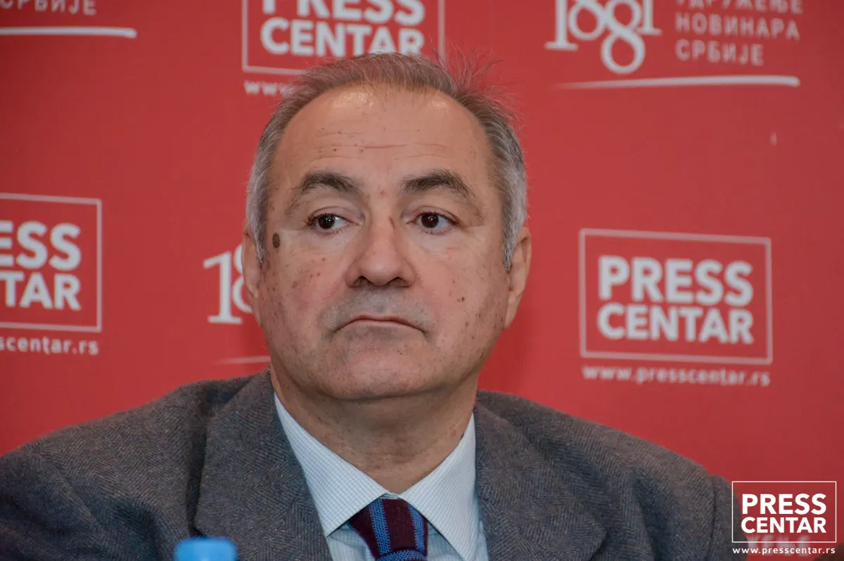 МИЛО ЛОМПАР: Александра Вучића показује апсолутну неспособност да одвоји личну вољу од страначке политике и општег интереса државе