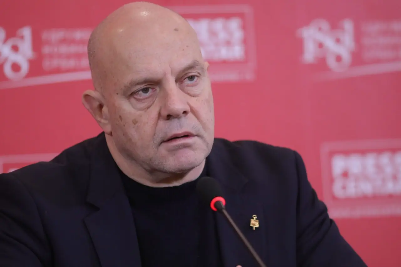 АЛЕКСАНДАР ПАВИЋ: Чак и да на студентској листи буде 50 посто десничара, треба створити још једну суверенистичку листу (ВИДЕО)