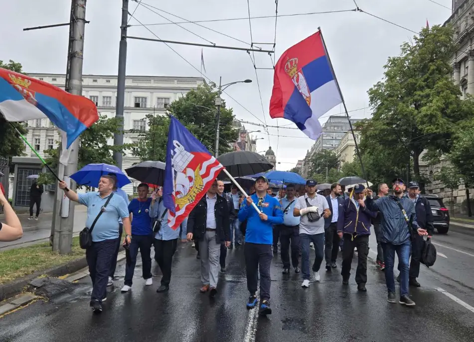 ГЛЕДАЈТЕ УЖИВО НА ПРАВДИ: Протест радника ГСП и шетња до Владе Србије (ВИДЕО)