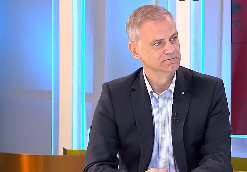 Стефановић: САД укинуле таксе Србији због одлуке Врховног суда. Вучић поново лаже грађане, а у томе му помаже РТС
