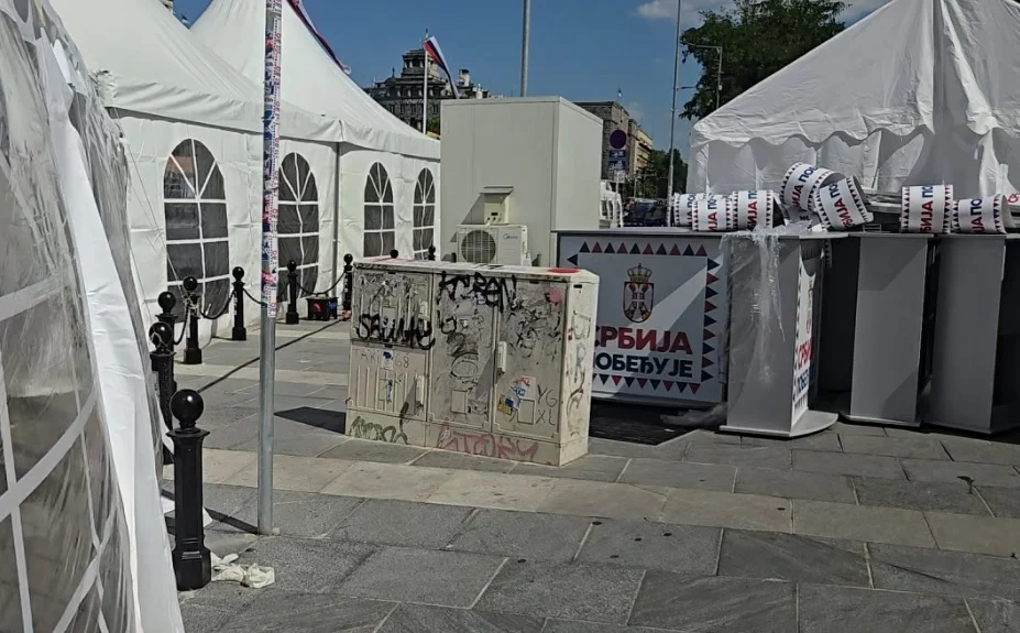 ПРЕ МИТИНГА - ХАОС У ЦЕНТРУ! Улице затворене, грађани бесни, радови у току (ВИДЕО)