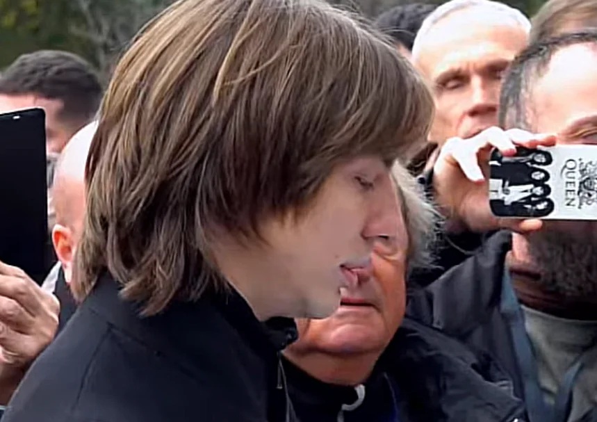 Студентска листа затражила оставке руководећих кадрова у полицији, БИА, ВБА, тужилаштвима, оставку председника Уставног суда Владана Петрова, као и проверу новца за све пројекте, а нарочито за Експо, Београд на води, ауто-пут Милош Велики и Рио Тинто