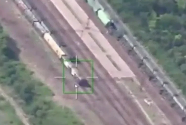 Руси уништавају украјинске возове који превозе наоружање (ВИДЕО)