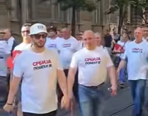 Напредњаци беже са Вучићевог скупа пре његовог почетка (ВИДЕО)