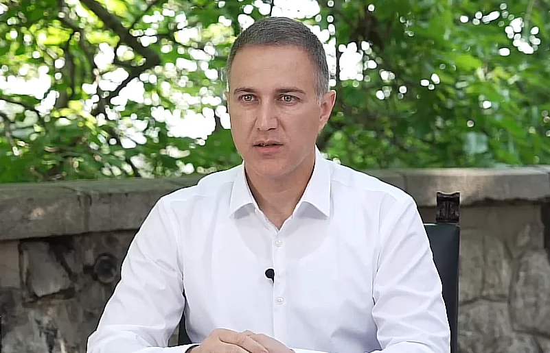 Повратак "отписаних": Небојша Стефановић присуствовао седници Главног одбора СНС