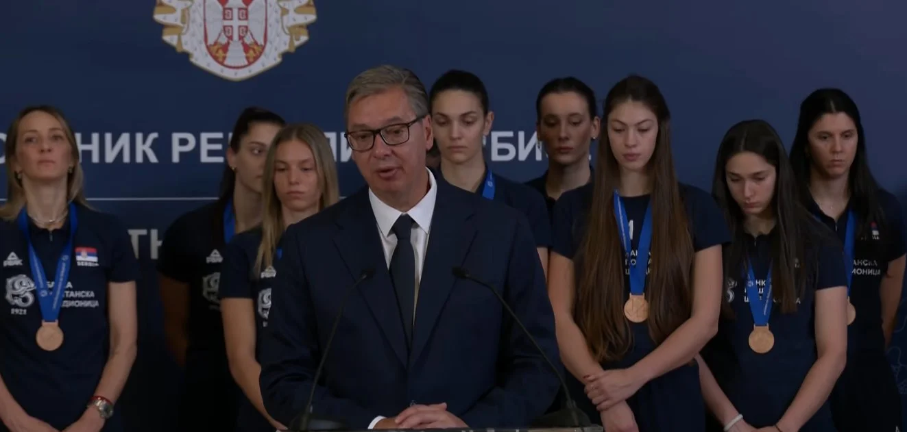 Живков: Власти рачунају на то да ће друштво након избора изгледати као одбојкашице на пријему