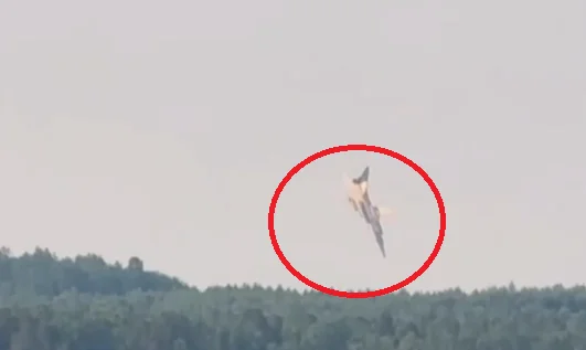 ДРАМАТИЧАН СНИМАК: Пао руски тешки суперсонични авион Ту-22М3 (ВИДЕО)