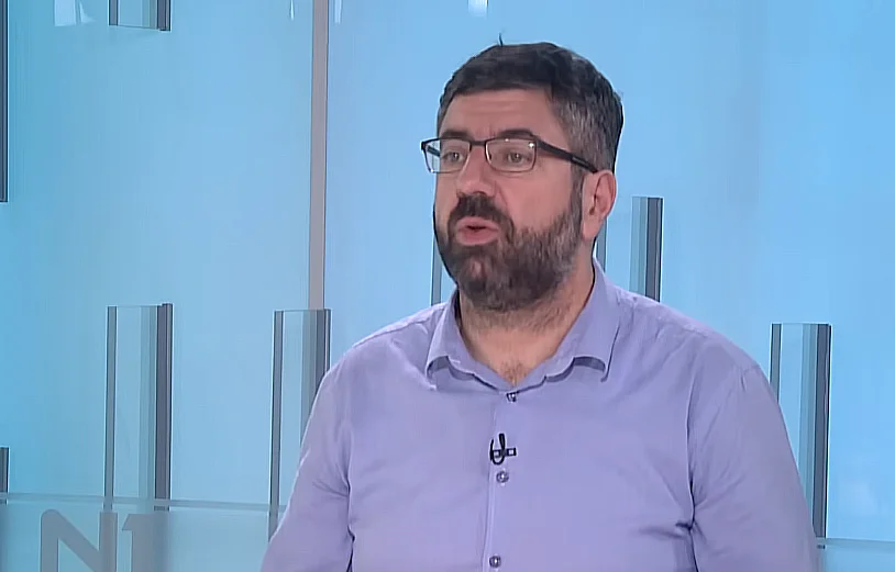 Жестока расправа Лазовића и Пауновић: "Фолирате се да живите на Косову", "За Вас је премијер као морско прасе"