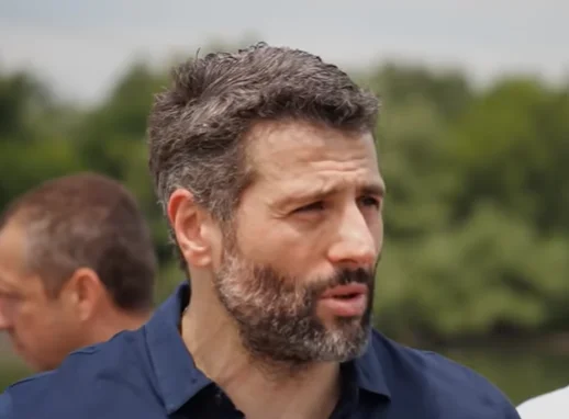 SLEDI LI OBRAČUN SNS SA ŠAPIĆEM? Intenzivno radi na pripremi kandidature za predsednika Srbije