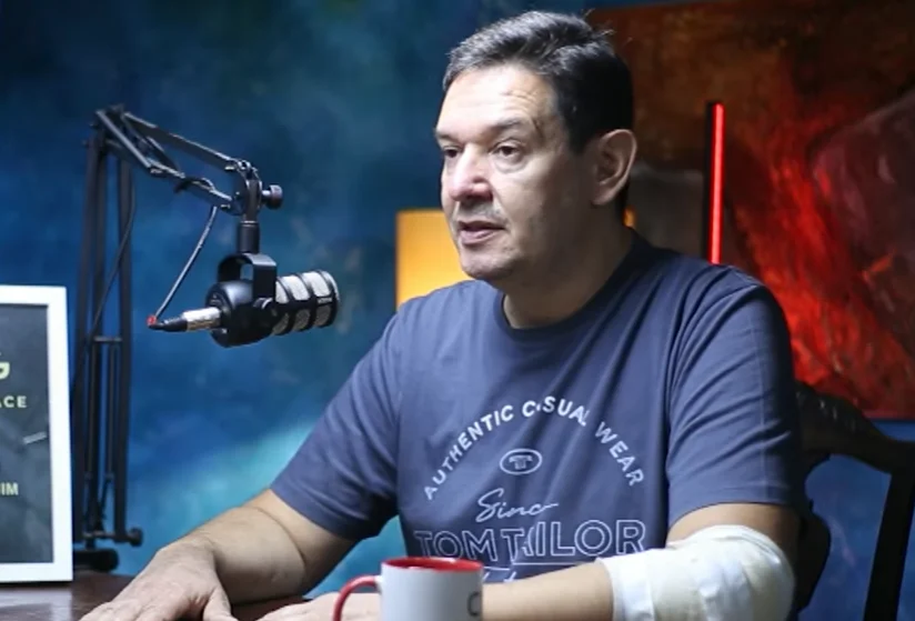 Nemanja Šarović posle incidenta u Novim Banovcima: Tvrdi da je napadnut dok je snimao SNS kol-centar