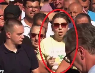 ШОК У УЖИВО ПРЕНОСУ; Жена открила велику СНС превару, Вучић само погнуо главу (ВИДЕО)