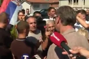 РЕКАО ВУЧИЋУ У ЛИЦЕ: Добио сам отказ јер нисам ишао на митинг СНС (ВИДЕО)