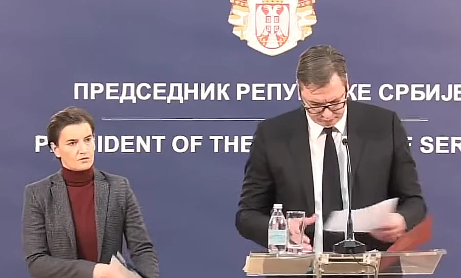 Aleksandar Vučić u Predstavništvu Srbije predao dužnost predsednici Skupštine Ani Brnabić, koja će biti v. d. predsednika do izbora krajem decembra