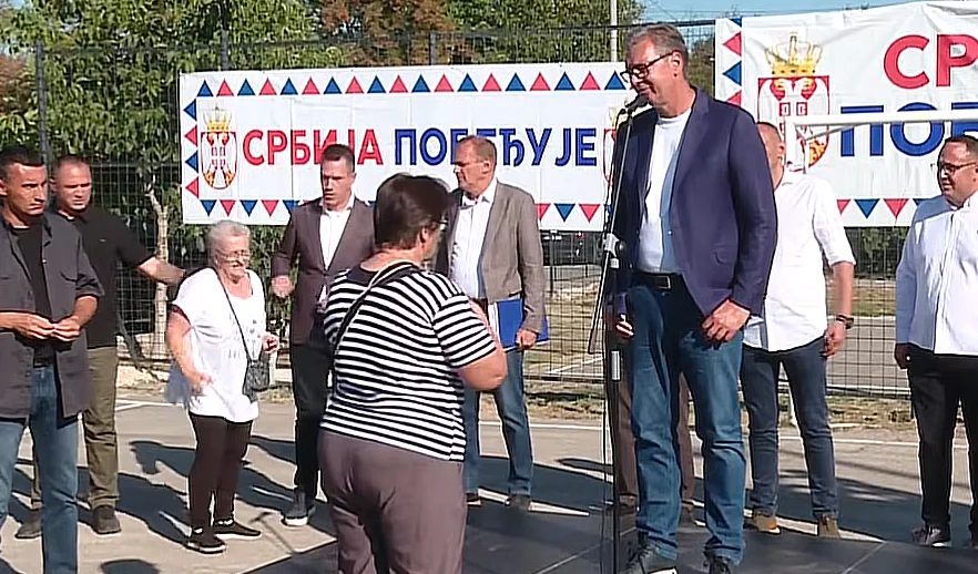 "Никога на свету не интересује шта ти причаш": Вучић дисциплинује градоначелника Краљева (ВИДЕО)