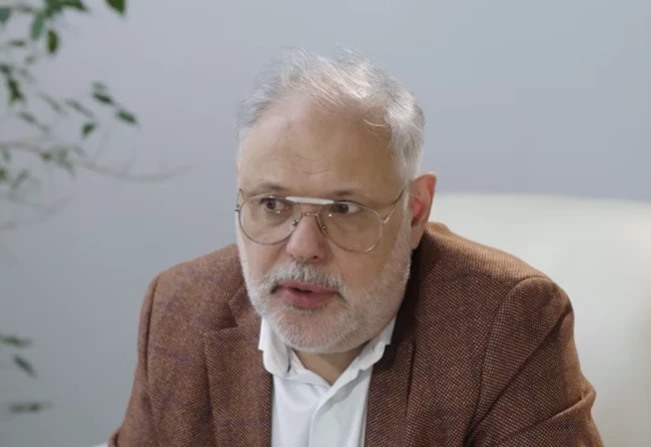 Хазин: Америка се суочава са економском катастрофом, а тајни потез у Ормузу оставља Европу у потпуном шоку