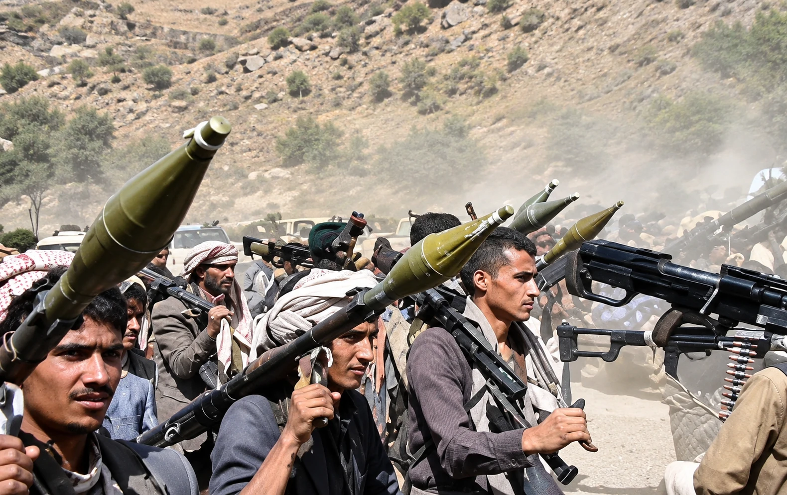 КОТАО КОД ТАИЗА СЕ ТОПИ: Авијација покушава да успори напредовање нападача, у самом граду избили нереди (ВИДЕО/МАПА)