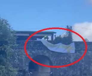 PERSONA NON GRATA: Увредљиви транспаренти за Вучића по Црној Гори (ВИДЕО/ФОТО)