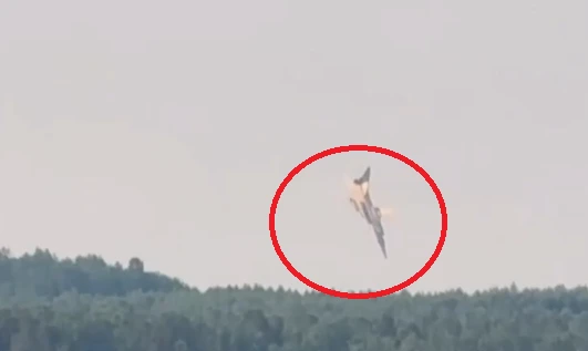 ДРАМАТИЧАН СНИМАК: Пао руски тешки суперсонични авион Ту-22М3 (ВИДЕО)