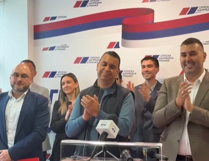 Одборник Двери у Чачку напустио покрет и вратио се у СНС (ВИДЕО)