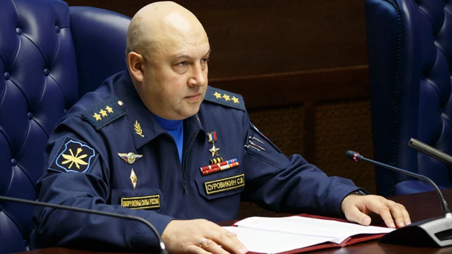 Даглас Мекгрегор: Суровикин се вратио – После сусрета са Путином следи пакао