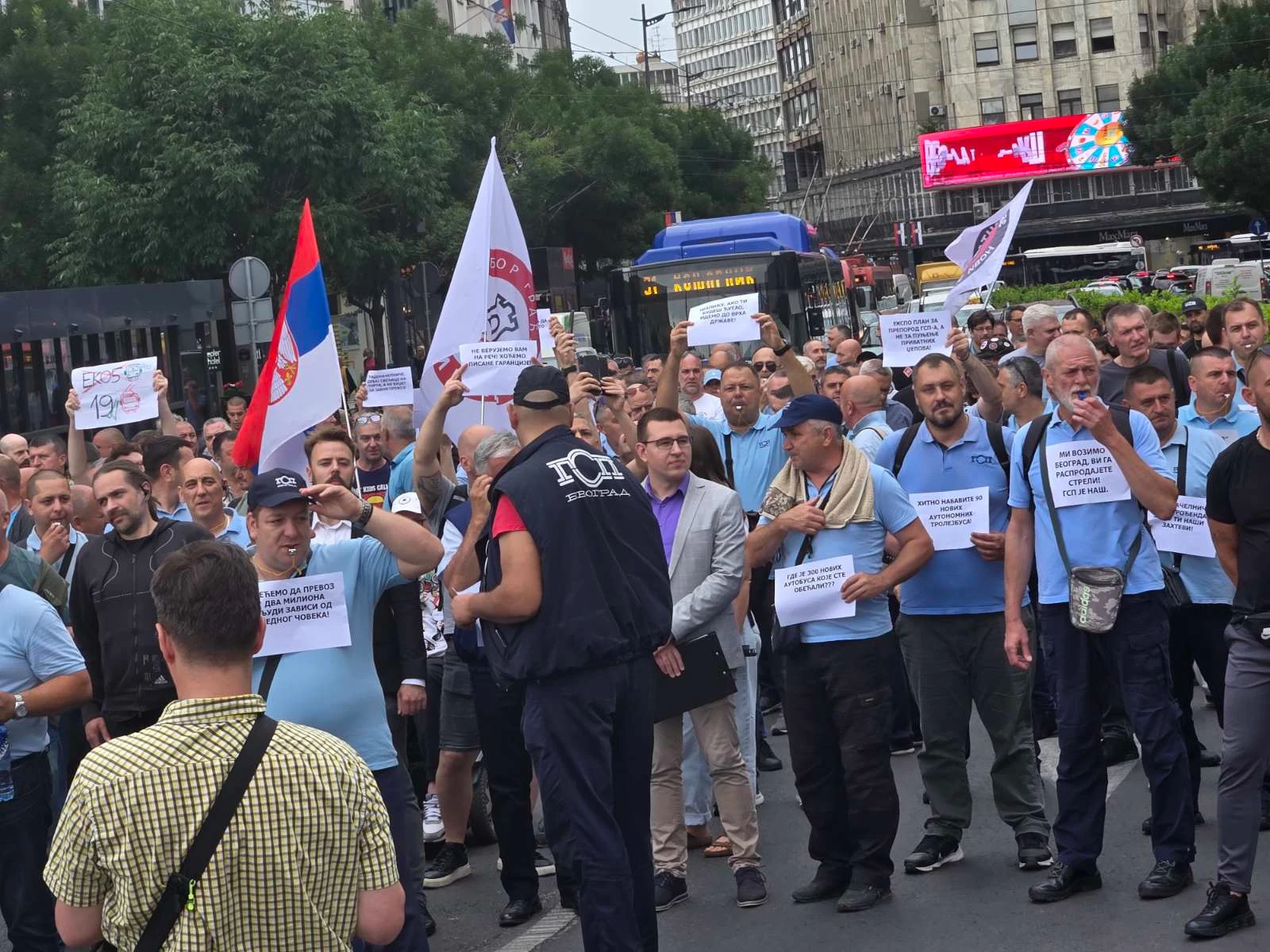 ГСП пропада, а обреновачка Стрела утростручила добит: Ко ће возити за ЕXПО, а ко аутобусе по центру