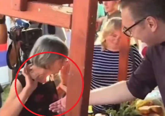 Video zbog kog se svi smeju Vučiću: Baka nije htela da mu pruži ruku (VIDEO)